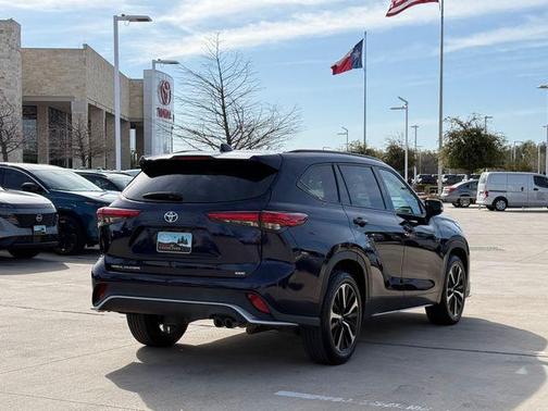 2022 Toyota Highlander XSE