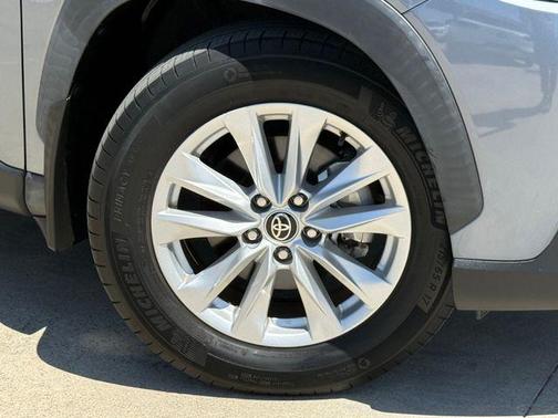 CELESTITE 2022 Toyota Corolla Cross LE