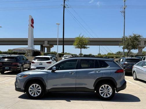 CELESTITE 2022 Toyota Corolla Cross LE