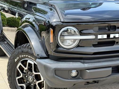 Shadow Black 2022 Ford Bronco Outer Banks