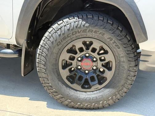 Super White 2018 Toyota Tacoma TRD Off Road