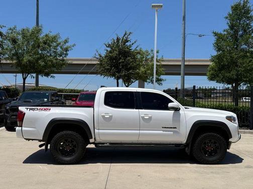 Super White 2018 Toyota Tacoma TRD Off Road