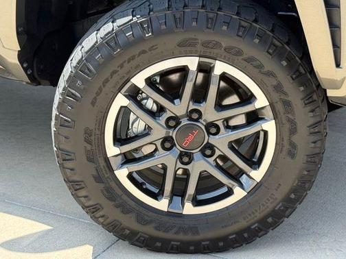 Bronze 2025 Toyota Tacoma TRD Sport