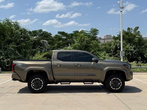 Bronze 2025 Toyota Tacoma TRD Sport