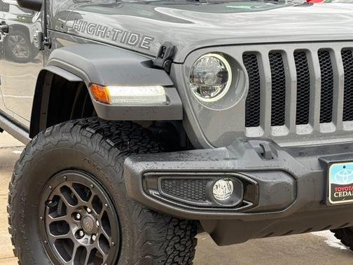 Sting Gray Clearcoat 2023 Jeep Wrangler Sport