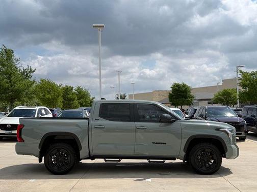 Lunar 2025 Toyota Tundra SR5