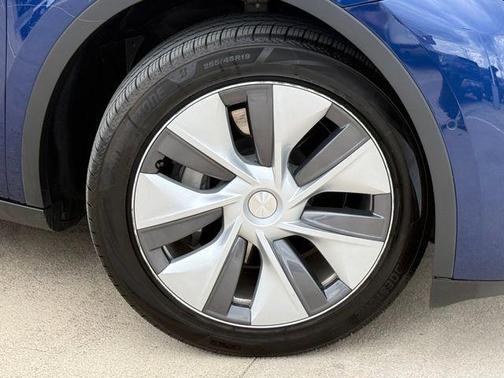 Deep Blue Metallic 2022 Tesla Model Y Long Range