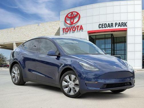 Deep Blue Metallic 2022 Tesla Model Y Long Range