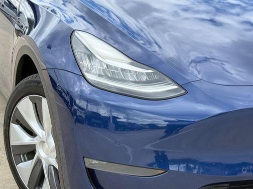 Deep Blue Metallic 2022 Tesla Model Y Long Range