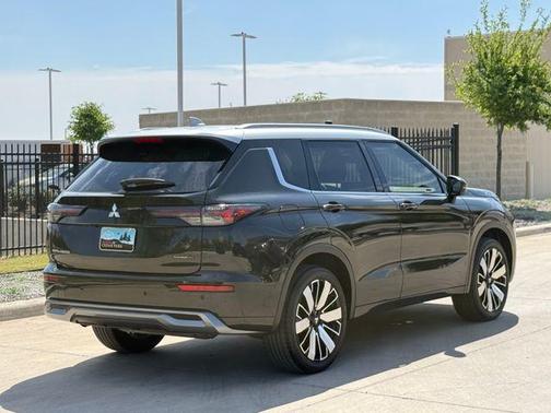 2025 Mitsubishi Outlander 