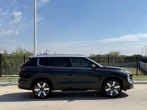 2025 Mitsubishi Outlander 