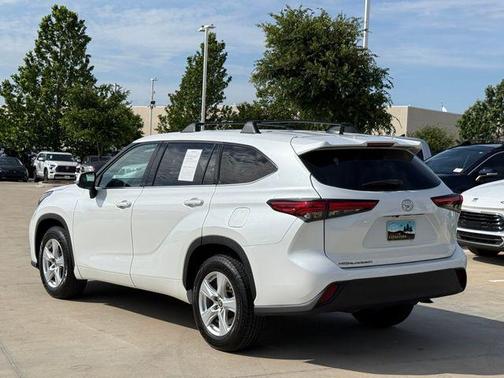 Pearl 2022 Toyota Highlander L