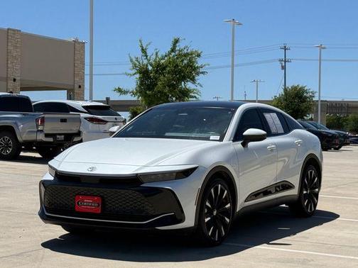 White 2023 Toyota Crown Platinum