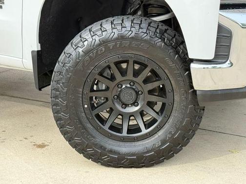 Summit White 2021 Chevrolet Silverado 1500 LT