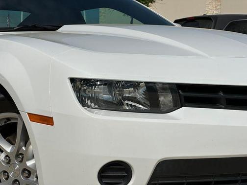 Summit White 2015 Chevrolet Camaro 2LS