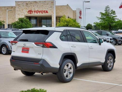 Ice 2025 Toyota RAV4 XLE