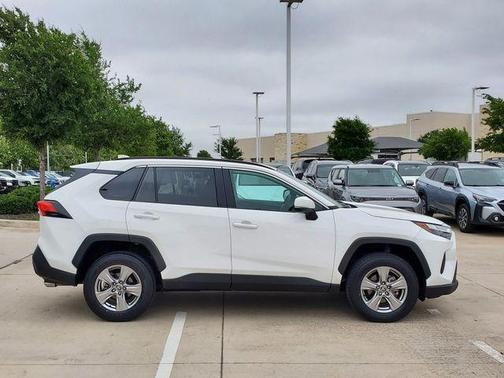 Ice 2025 Toyota RAV4 XLE