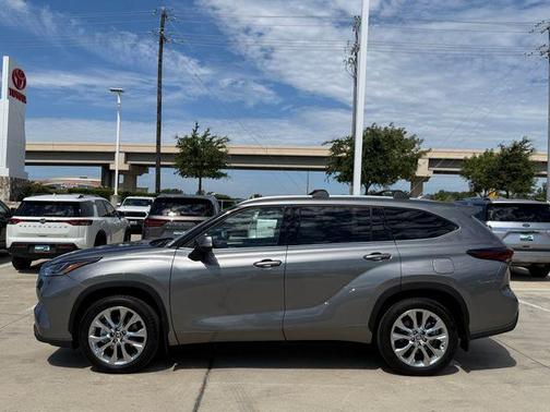 Metal 2025 Toyota Highlander Limited