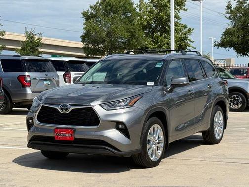 Metal 2025 Toyota Highlander Limited
