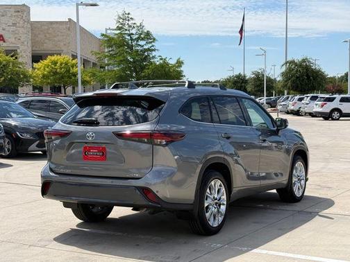Metal 2025 Toyota Highlander Limited