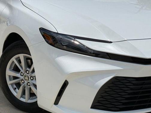 Ice 2026 Toyota Camry LE