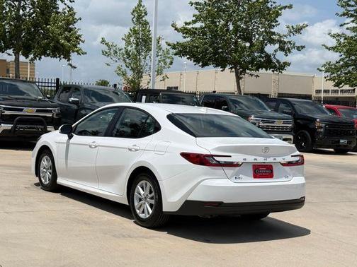 Ice 2026 Toyota Camry LE