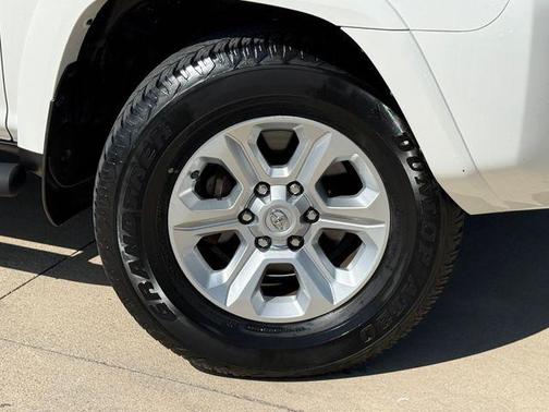 Super White 2018 Toyota 4Runner SR5