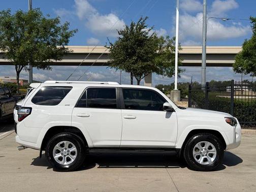 Super White 2018 Toyota 4Runner SR5