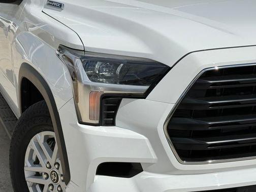 Ice 2024 Toyota Sequoia SR5