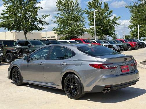 Metal 2026 Toyota Camry SE