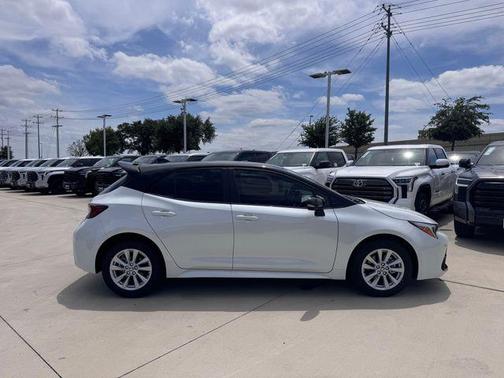Desert Wind 2026 Toyota Corolla Hatchback SE