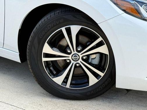 Aspen White 2023 Nissan Sentra SV