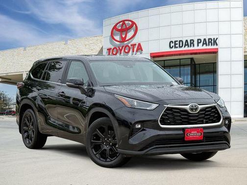 Midnight Black Metallic 2024 Toyota Highlander LE