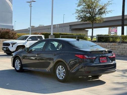 UNDERGROUND 2025 Toyota Camry LE