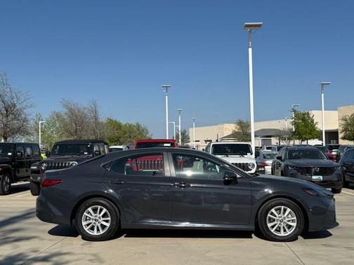 UNDERGROUND 2025 Toyota Camry LE