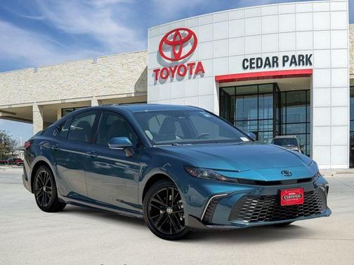 Ocean 2025 Toyota Camry SE