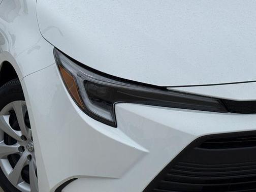 Ice 2025 Toyota Corolla Hybrid LE