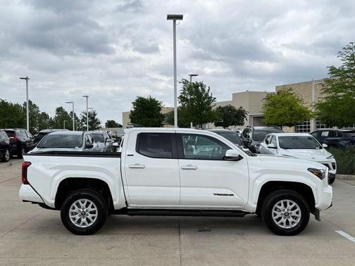 Ice 2025 Toyota Tacoma SR5