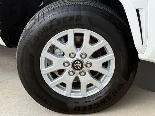 Ice 2025 Toyota Tacoma SR5