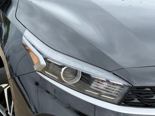 Aurora Black Pearl 2023 Kia Forte LXS