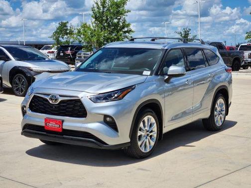 Celestial Silver Metallic 2022 Toyota Highlander Limited