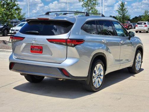 Celestial Silver Metallic 2022 Toyota Highlander Limited