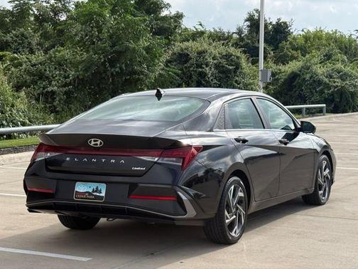 Black 2024 Hyundai ELANTRA Limited