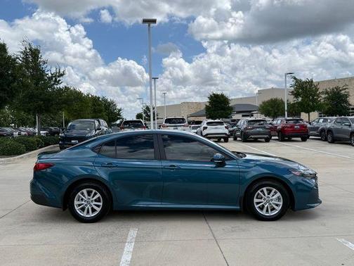 Ocean 2026 Toyota Camry LE