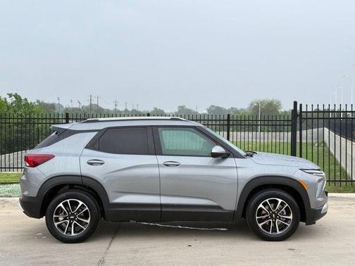 Sterling Gray Metallic 2025 Chevrolet Trailblazer LT