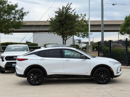 Summit White 2025 Buick Envista Sport Touring