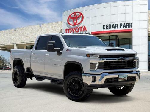 Summit White 2024 Chevrolet Silverado 2500 LT