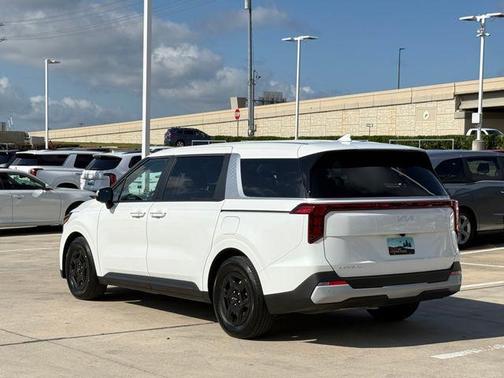 Snow White Pearl 2026 Kia Carnival LXS