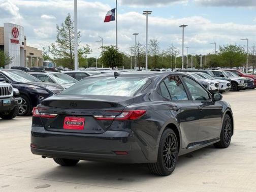 UNDERGROUND 2026 Toyota Camry LE