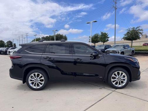 Midnight Black 2026 Toyota Highlander Hybrid Limited